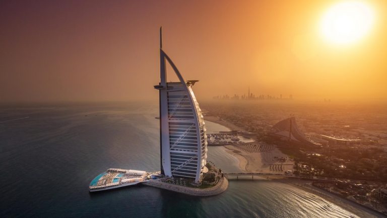 L’albergo a vela di Dubai