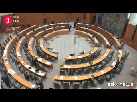 Terremoto Croazia, evacuazione del Parlamento sloveno in diretta