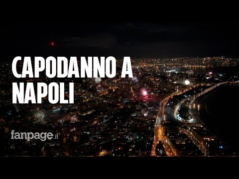 Capodanno 2021, Napoli vista dal drone: fuochi d’artificio per oltre mezz’ora per salutare il 2020