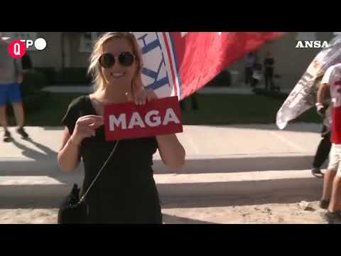 Florida, centinaia di supporter attendono l’arrivo dell’ex presidente