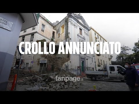 Crollo facciata palazzo a Napoli accanto a scuola. Residenti e commercianti: “Denunciamo da anni”