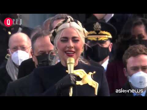 Lady Gaga canta l’inno nazionale Usa al giuramento di Biden