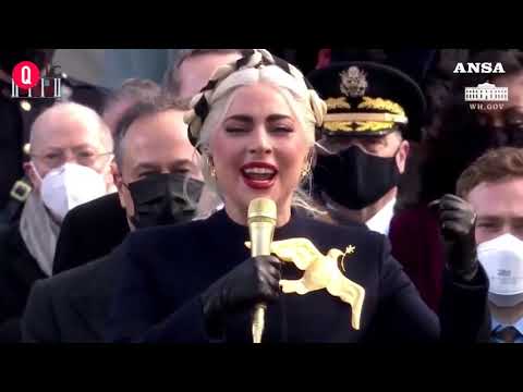 Washington, Lady Gaga canta l’inno americano all’inaugurazione della presidenza Biden