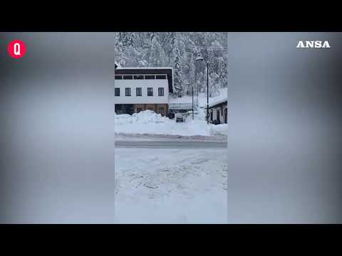 Maltempo, Belluno: oltre un metro di neve a Falcade, nel cuore delle Dolomiti