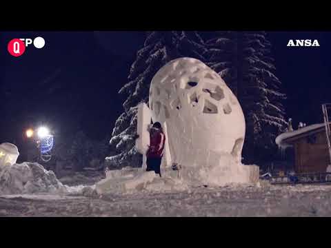 Francia, la gara di sculture di neve a Valloire