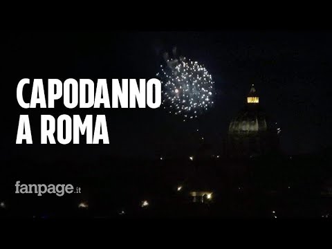 Capodanno, i fuochi d’artificio illuminano la Capitale