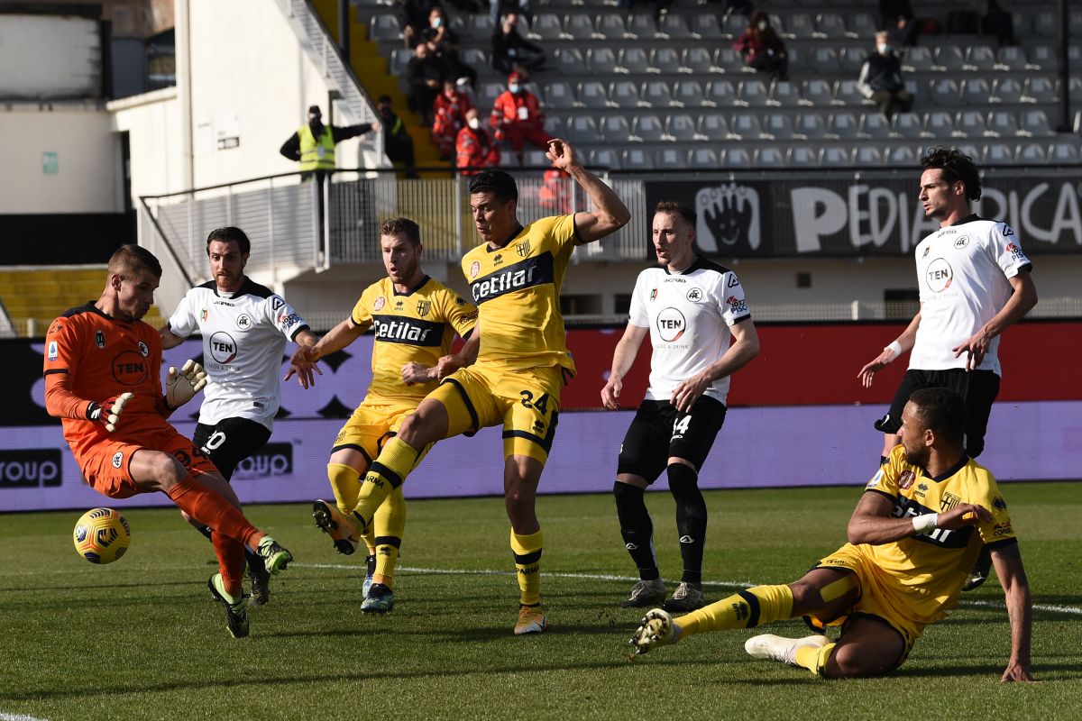 Parma avanti, ma lo Spezia recupera due gol e pareggia