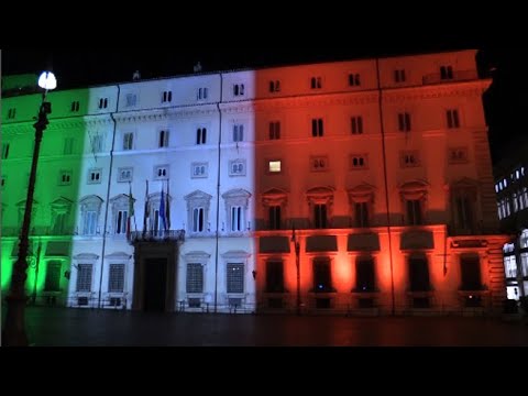 Palazzo Chigi chiuso, la luce accesa nell’ufficio del presidente Conte