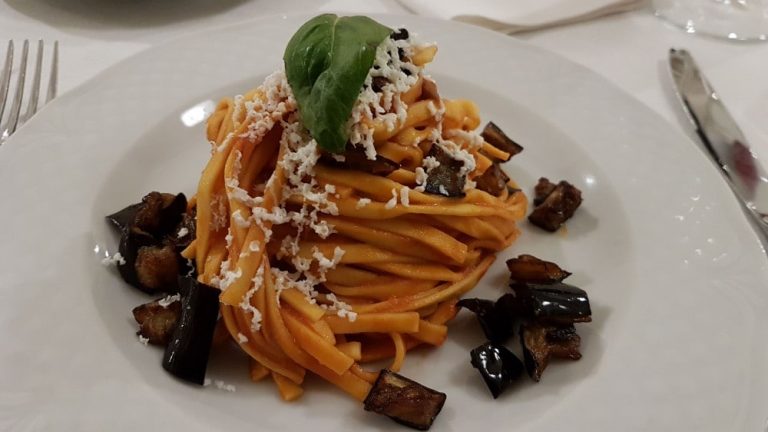 La pasta alla norma potrebbe diventare patrimonio Unesco.