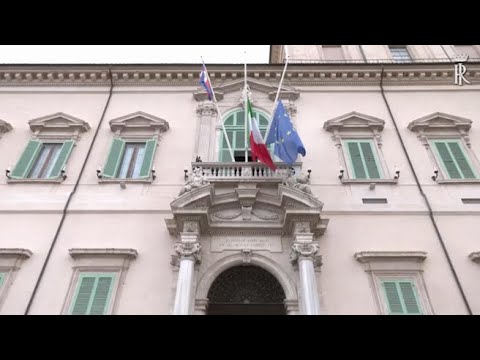 Quirinale, bandiere a mezz’asta in memoria delle vittime del Covid-19