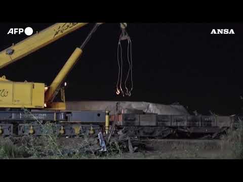 Egitto, rimossi i vagoni dei treni dai binari