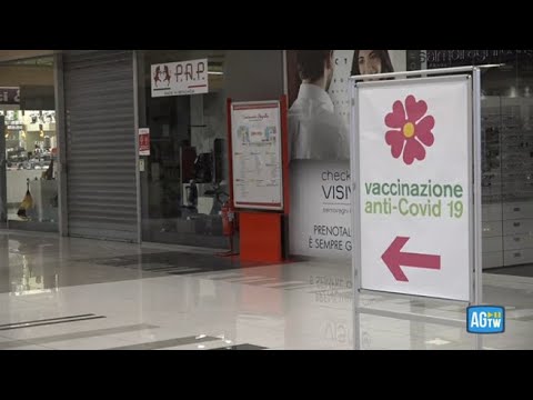 A Bergamo i vaccini si fanno al centro commerciale: «Obiettivo mille al giorno»