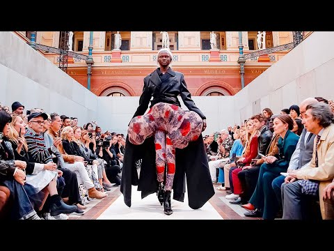 Comme Des Garçons | Spring Summer 2019 | Full Show