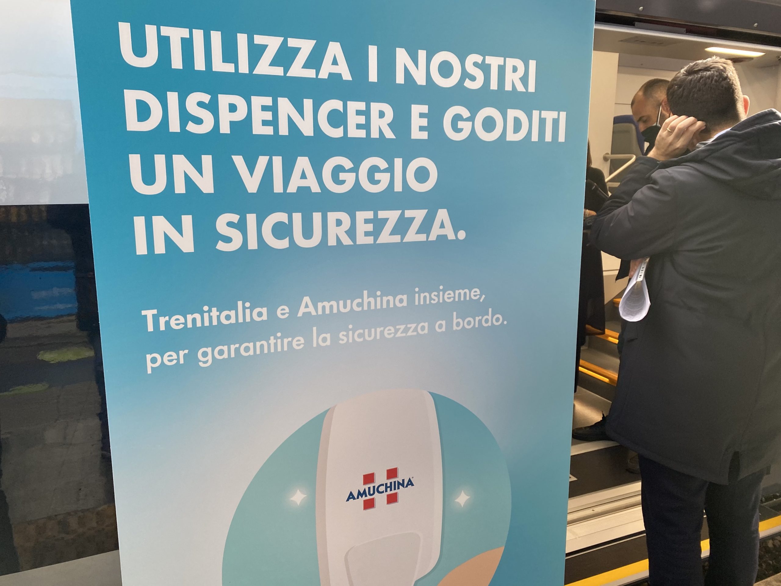 Amuchina a bordo dei treni regionali di Trenitalia