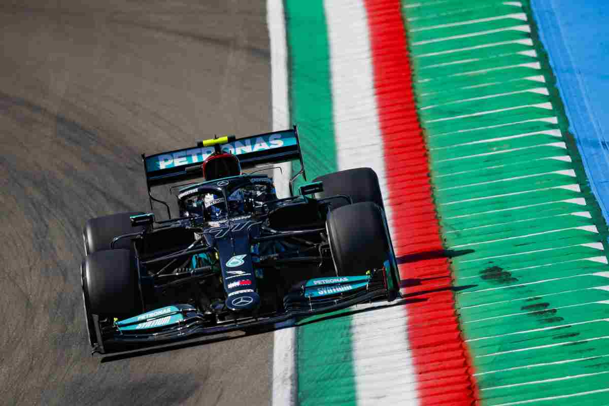 Bottas il più veloce nel venerdì di libere a Imola