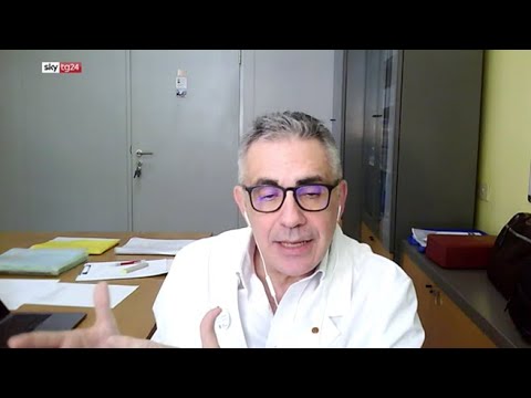 Pregliasco: «Il virus diventerà endemico, bisogna pensare a prenotare i vaccini per il 2022»