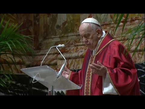 La via Crucis di Papa Francesco: «Signore guarda con compassione ai tuoi figli che soffrono di…