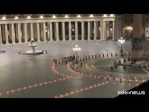 Seconda Pasqua con il Covid, la Via Crucis in Piazza San Pietro