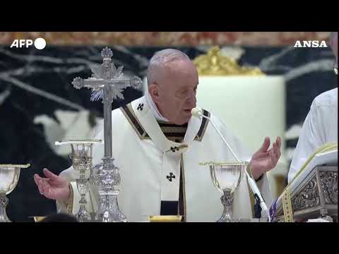 Papa Francesco celebra la Messa del Crisma per il Giovedi’ Santo