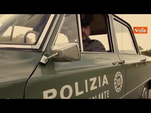 La Polizia compie 109 anni, il video celebrativo ispirato a «Ritorno al futuro»