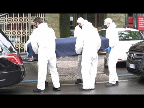 A Torino uccide la moglie, il figlio e i padroni di casa