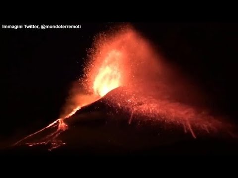 Nuova  eruzione dell’Etna, la dedica dell’Ingv a Battiato: «È il saluto  del vulcano al maestro»