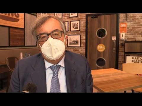 Burioni: «Ho paura dell’ago ma quando ho fatto il vaccino è stato il giorno più bello»