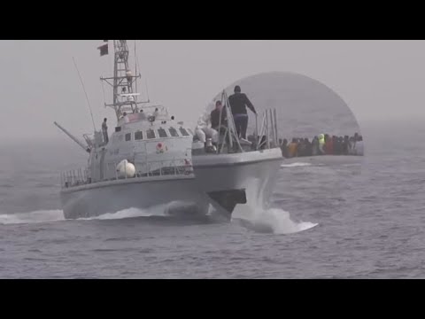 La video-denuncia di Sea Watch: «Migranti picchiati dalla guardia costiera libica e costretti a…