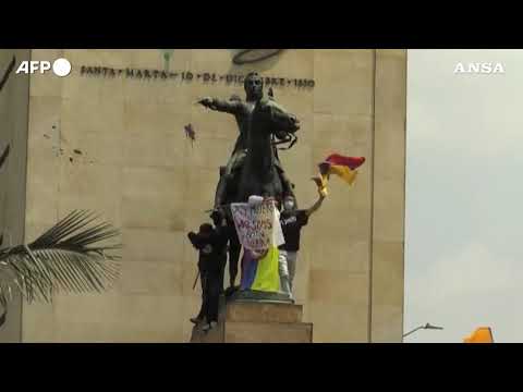 Colombia, proteste a Bogota’ per la riforma fiscale proposta dal governo