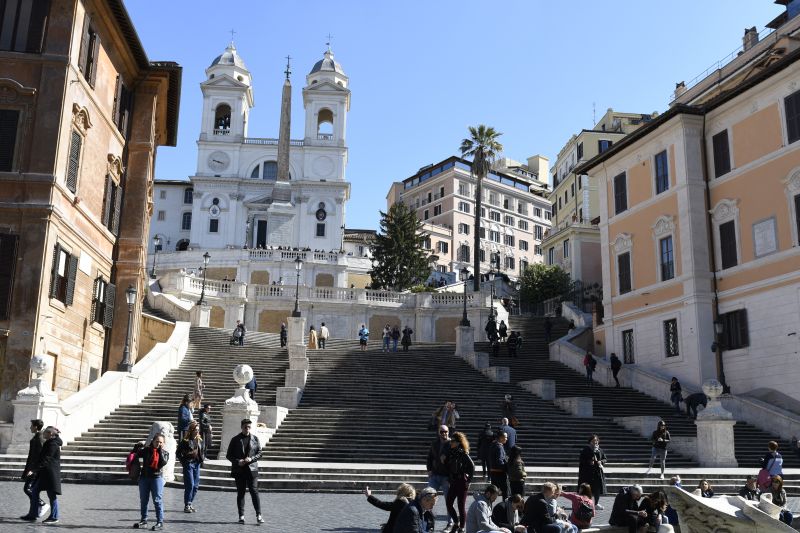 Turismo riparte dall’estate ma livelli pre-covid restano lontani