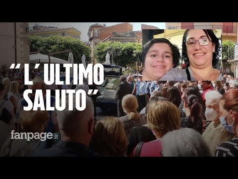 Funerali di Mariolina e Alessandra, l’ultimo saluto alla madre e figlia trovate impiccate