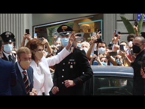 Bagno di folla per Sophia Loren, le chiavi della città di Firenze e l’inaugurazione del suo…