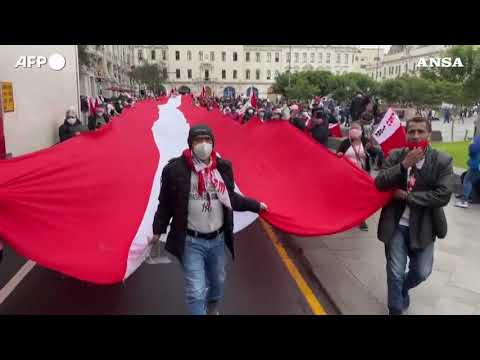 Peru’, manifestazioni mentre e’ ancora incerto il risultato delle Presidenziali