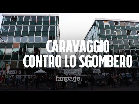 Roma, gli occupanti di via del Caravaggio aspettano i blindati all’alba, ma si torna a trattare