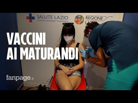 Roma, partono le vaccinazioni ai maturandi: “Studenti consapevoli della loro scelta”