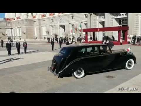 Mattarella a palazzo reale a Madrid, colloquio con Felipe VI