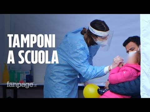 Tamponi gratis nel giardino della scuola: “Test ai bambini nel loro ambiente per superare il trauma”