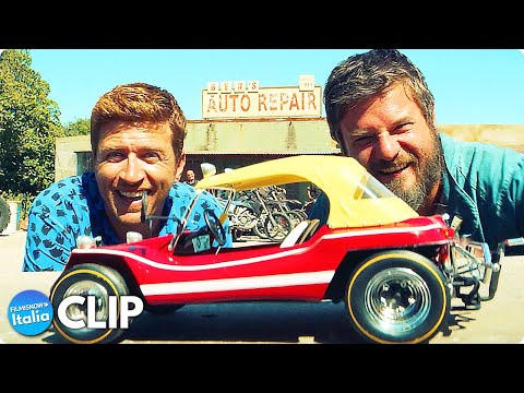 ALTRIMENTI CI ARRABBIAMO (2022) Clip “Consegna Dune Buggy” dalla Commedia con Christian De Sica