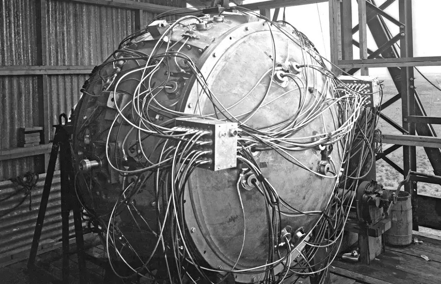“The Gadget”, la prima bomba atomica – Maracanazo, tragedia brasiliana – Alla conquista della Luna