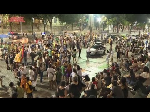 Rio de Janeiro, la protesta degli attivisti ambientali: centinaia di persone affollano il centro