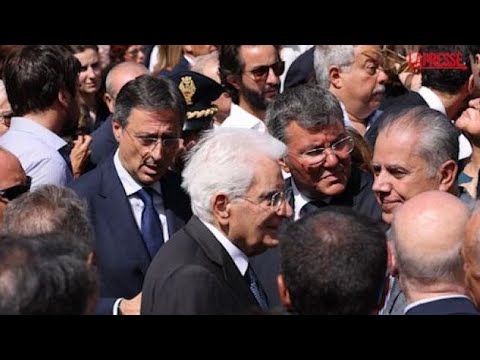 Funerali di Maria Mattarella, il capo dello Stato all’uscita dalla chiesa