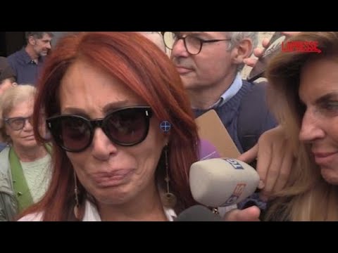 Funerali Giurato, la moglie Daniela Vergara: “Seguiamo il suo esempio”