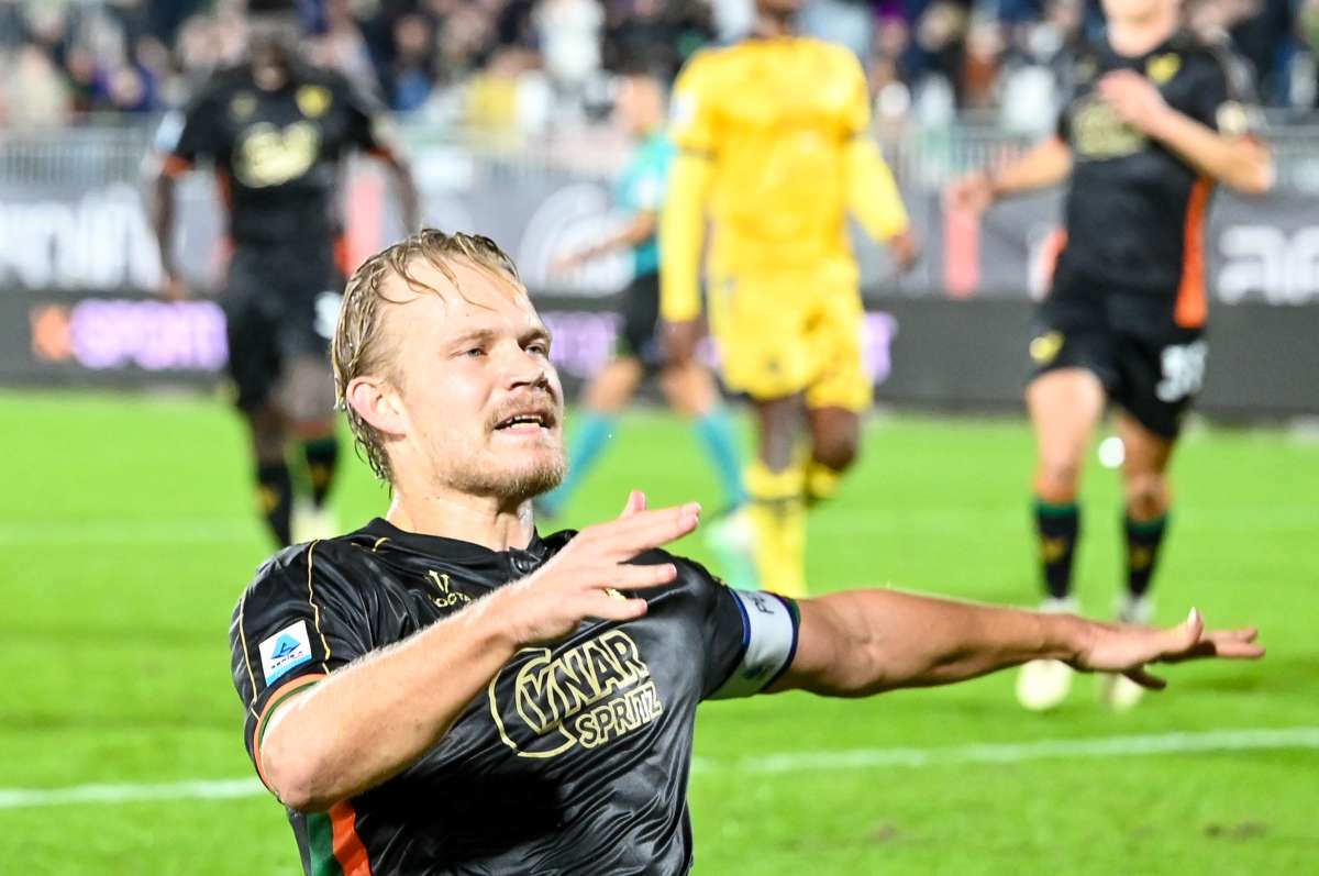 Il Venezia ribalta l’Udinese, 3-2 in rimonta al Penzo