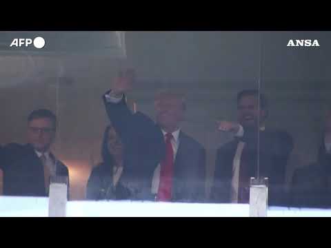 Usa, Trump e Vance in tribuna per il match di football tra Esercito e Marina