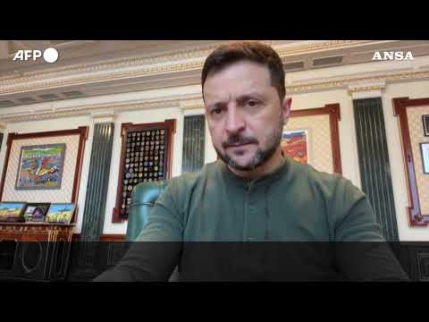 Zelensky: “Putin ha respinto la tregua ma finora dagli Usa nessuna risposta”